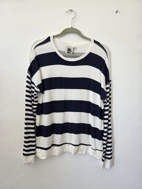 Joei & I Striped Sweatshirt Navy White Soft Stretchy Nautical Coastal Beach M